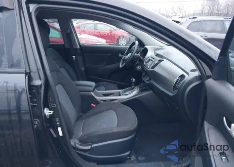 2016 Kia Sportage Lx z USA, uszkodzony, nr VIN KNDPBCAC1G7818891